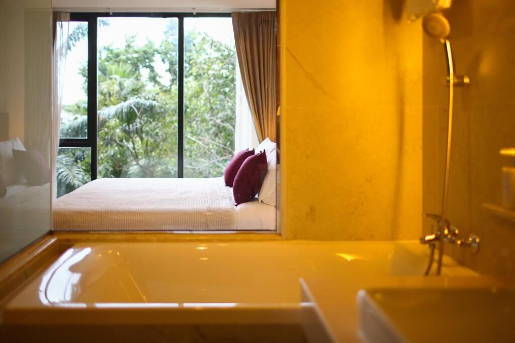 Specious Luxury 2 Bedrooms Apt. เชียงใหม่ ภายนอก รูปภาพ