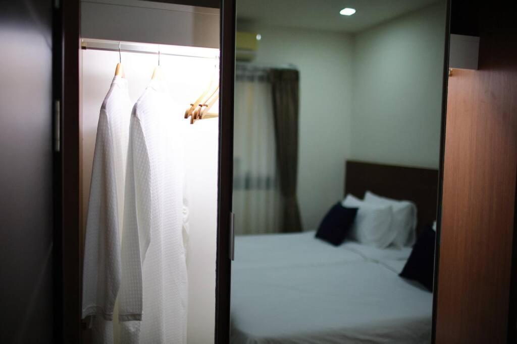 Specious Luxury 2 Bedrooms Apt. เชียงใหม่ ภายนอก รูปภาพ