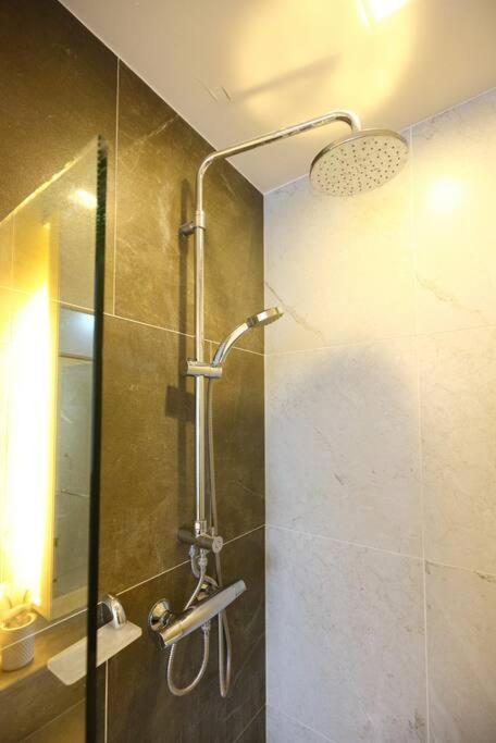 Specious Luxury 2 Bedrooms Apt. เชียงใหม่ ภายนอก รูปภาพ