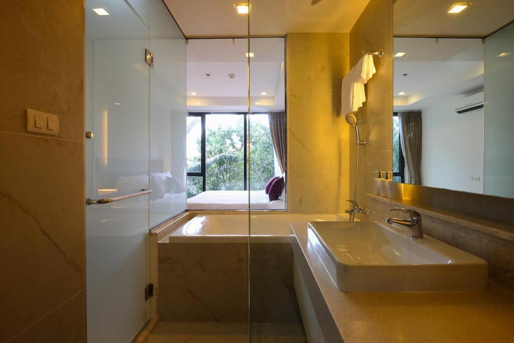 Specious Luxury 2 Bedrooms Apt. เชียงใหม่ ภายนอก รูปภาพ
