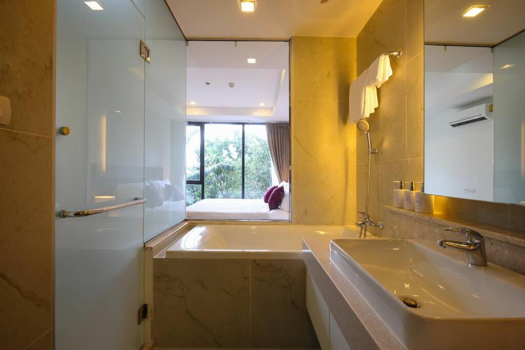Specious Luxury 2 Bedrooms Apt. เชียงใหม่ ภายนอก รูปภาพ