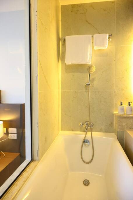 Specious Luxury 2 Bedrooms Apt. เชียงใหม่ ภายนอก รูปภาพ